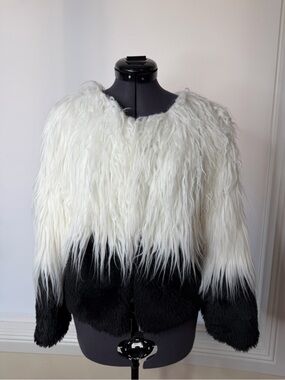 Choies Two-Tone Faux Fur Cropped Jacket in White and Black